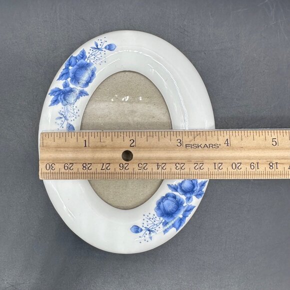 Vintage Picture Frame Oval Blue and White Floral Ceramic Taiwan Stand Up Flowers - Picture 9 of 10